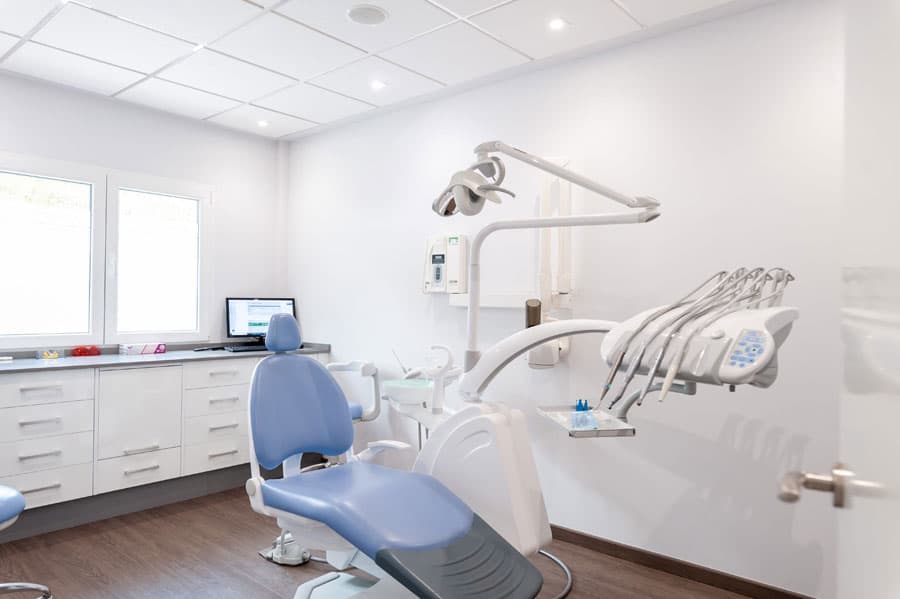 Clínica dental altamente equipada