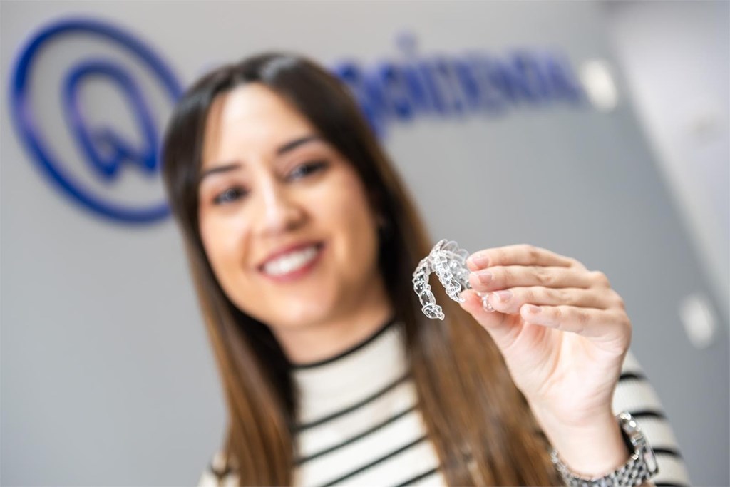 ¿Por qué nuestra ortodoncia invisible en Lugo te ayudará a recuperar mucho más que estética en tu sonrisa?