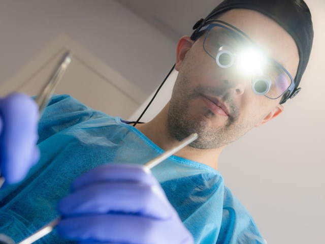 Recupera tu sonrisa con cirugía oral en Lugo